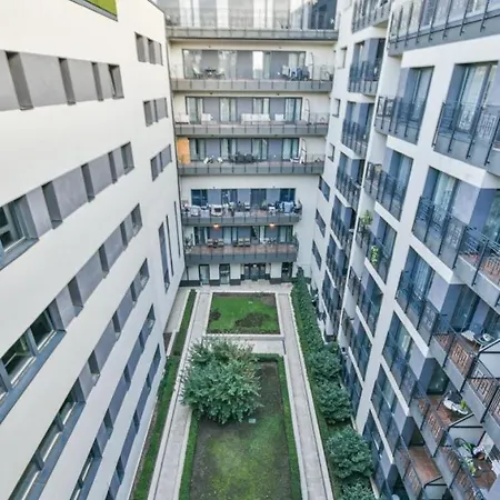 Boutique Above Karavan Street Apartment Budapest