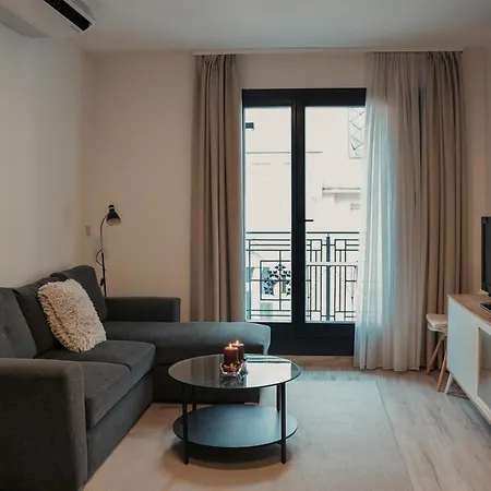 Boutique With Free Swimming Pool And Parking Apartament