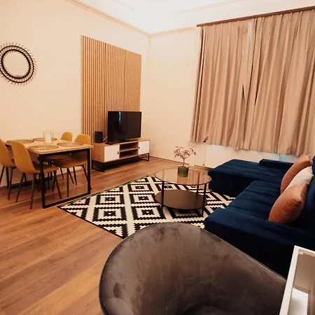 Boutique Above Karavan Street Апартаменты