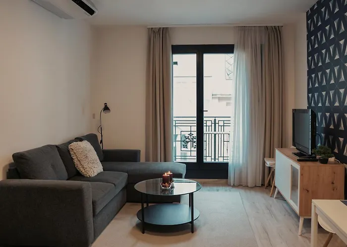 Boutique With Free Swimming Pool And Parking Apartament