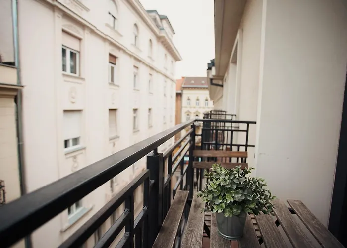 Boutique With Free Swimming Pool And Parking * Budapeszt