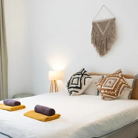 Boutique With Free Swimming Pool And Parking
