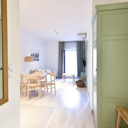 Boutique With Free Swimming Pool And Parking