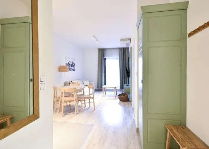 Boutique With Free Swimming Pool And Parking