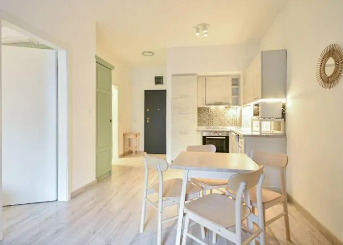 Boutique With Free Swimming Pool And Parking Budapeste