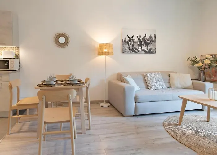 Boutique With Free Swimming Pool And Parking Budapeste